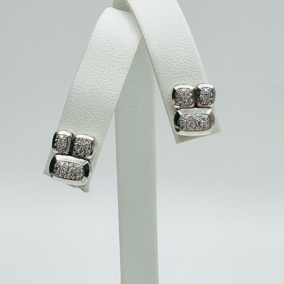 David Yurman Confetti Stud
Earrings With Diamonds - Picture 6 of 10